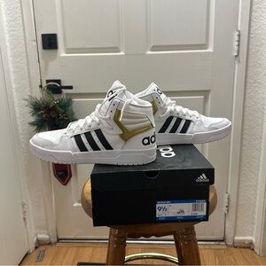 Adidas Entrap Mid Basketball Shoe, men’s 9.5 New with Box